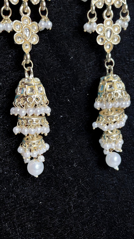 Zulekha Suhani Jhalar Jhumka